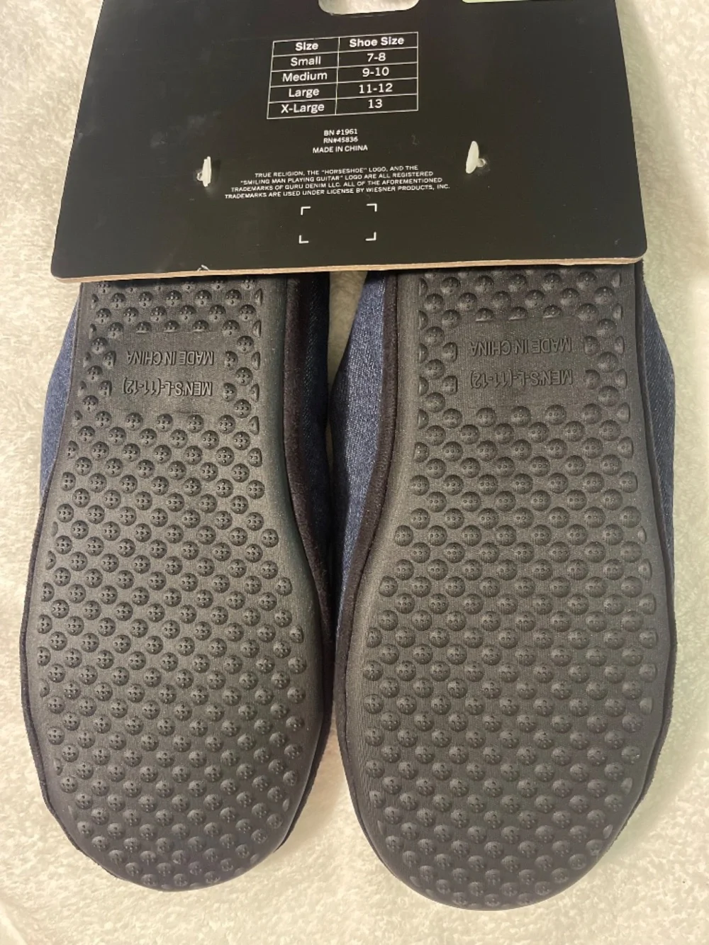 True Religion Men Slippers Size Large (11-12)